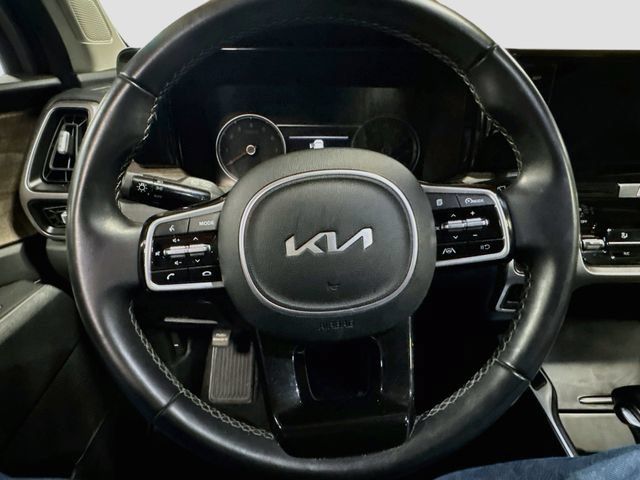 Used 2023 Kia Sorento S w/ Panoramic Sunroof Package AWD/4WD image 11