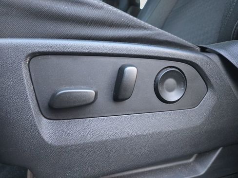 Used 2023 GMC Sierra 1500 Elevation image 9