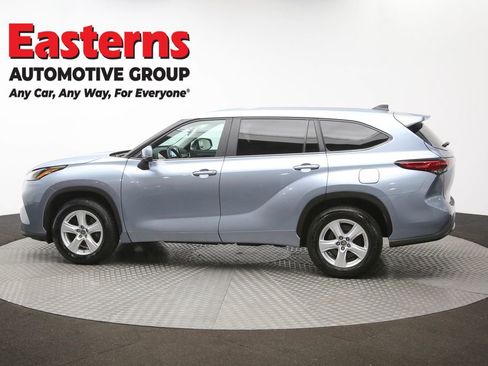 Used 2023 Toyota Highlander LE image 61