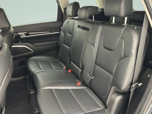 Used 2023 Kia Telluride LX AWD/4WD image 10