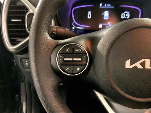 Certified 2025 Kia Soul LX w/ LX Technology Package FWD image 18