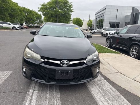 Used 2016 Toyota Camry SE FWD image 2