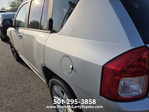 Used 2013 Jeep Compass Latitude FWD image 9