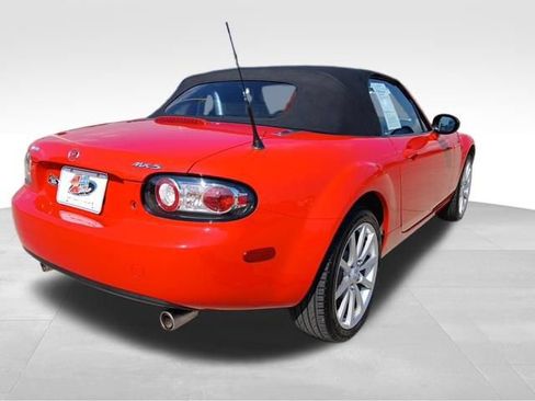 Used 2007 MAZDA MX-5 Miata Touring RWD image 5