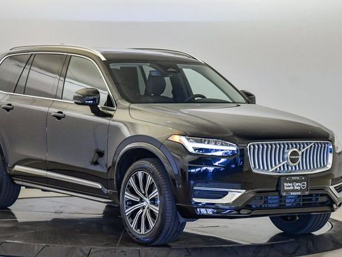 Certified 2025 Volvo XC90 B6 Plus image 5