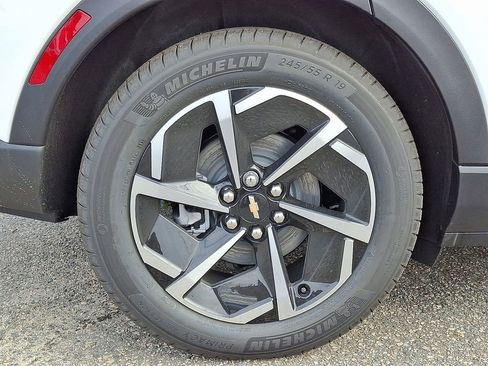 New 2026 Chevrolet Equinox EV LT image 5