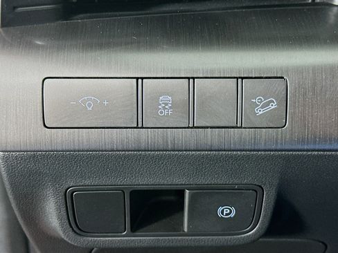 Used 2025 Hyundai Kona SEL image 17