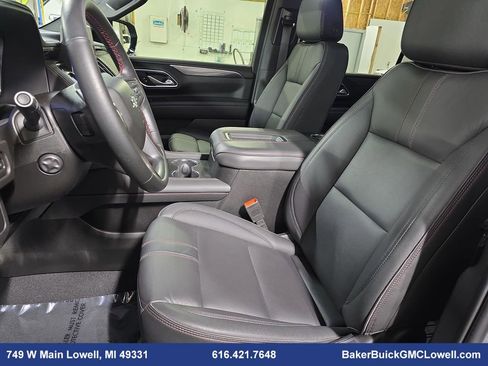 Used 2024 Chevrolet Suburban RST w/ Luxury Package image 15