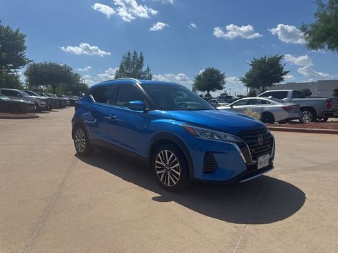 Used 2021 Nissan Kicks SV FWD image 7