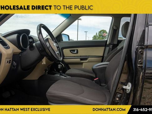 Used 2013 Kia Soul ! FWD image 3