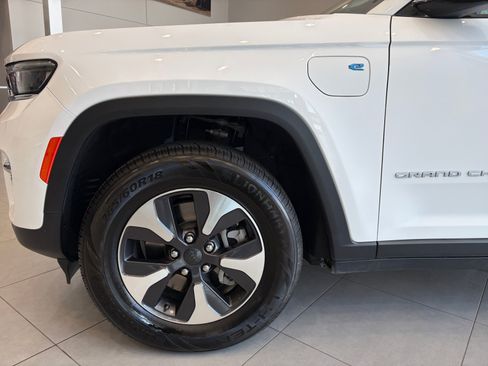 Used 2024 Jeep Grand Cherokee Limited 4xe AWD/4WD image 10