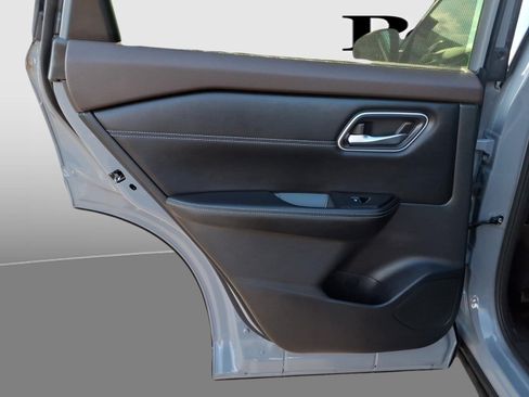 Certified 2023 Nissan Rogue Platinum w/ Platinum Premium Package AWD/4WD image 27