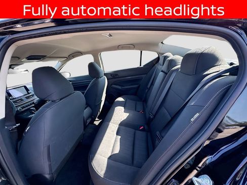 Used 2025 Nissan Altima 2.5 SV image 25