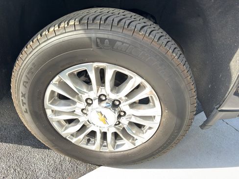 Used 2023 Chevrolet Silverado 3500 High Country AWD/4WD image 4