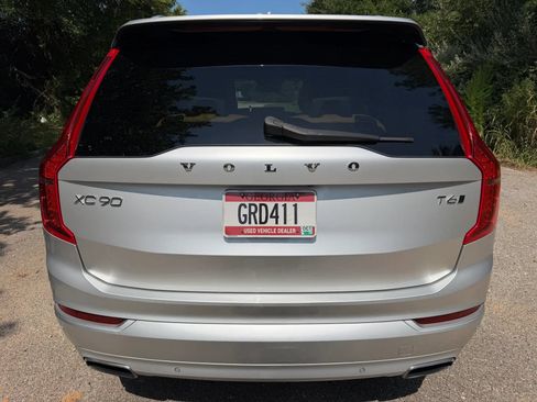 Used 2018 Volvo XC90 T6 Momentum w/ Convenience Package AWD/4WD image 4