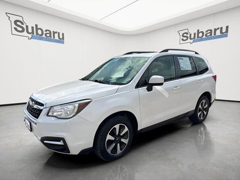 Used 2017 Subaru Forester 2.5i Premium w/ All-Weather Package image 3