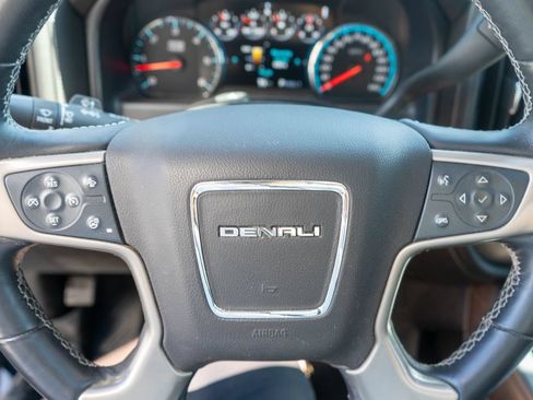 Used 2017 GMC Sierra 2500 Denali w/ Suspension Package, Off-Road AWD/4WD image 18