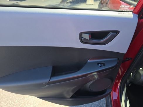 Used 2021 Hyundai Kona SEL image 8