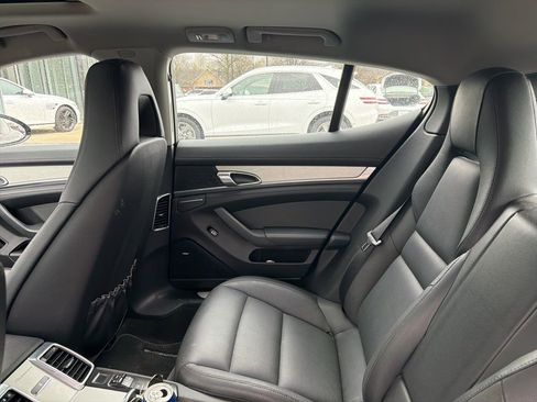 Used 2015 Porsche Panamera 4 image 55