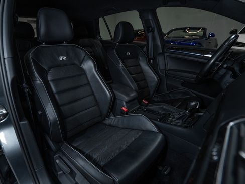 Used 2019 Volkswagen Golf R 4-Door image 37