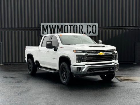 Used 2024 Chevrolet Silverado 2500 LT image 1