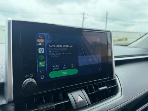 Used 2025 Toyota RAV4 XLE AWD/4WD image 13