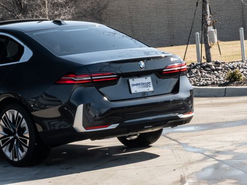 Certified 2024 BMW 530i 530i w/ M Sport Package image 6