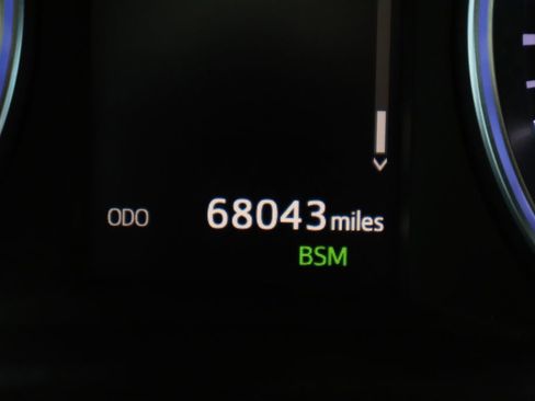 Used 2019 Toyota Highlander XLE FWD image 14