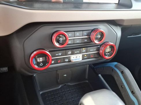 Used 2024 Ford Bronco Wildtrak AWD/4WD image 25