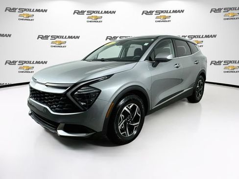 Used 2024 Kia Sportage LX FWD image 3