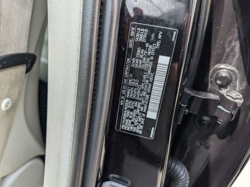 Used 2018 Volvo XC60 T5 Momentum w/ Convenience Package image 24