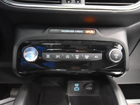 Used 2023 Ford Escape Platinum w/ Premium Technology Package AWD/4WD image 19
