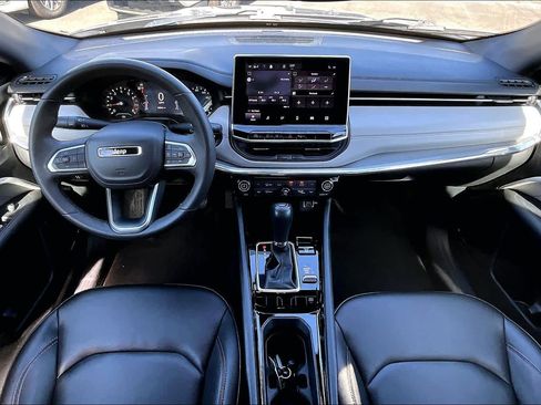 Used 2024 Jeep Compass Limited image 15