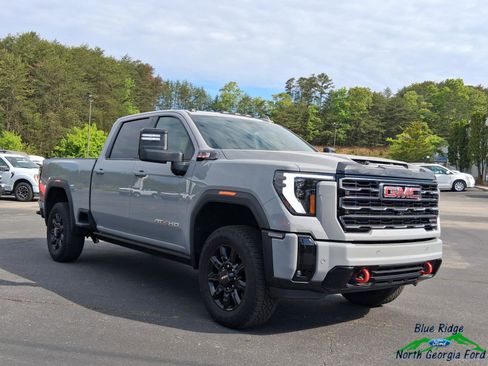 Used 2025 GMC Sierra 2500 AT4 w/ AT4 Premium Plus Package AWD/4WD image 7