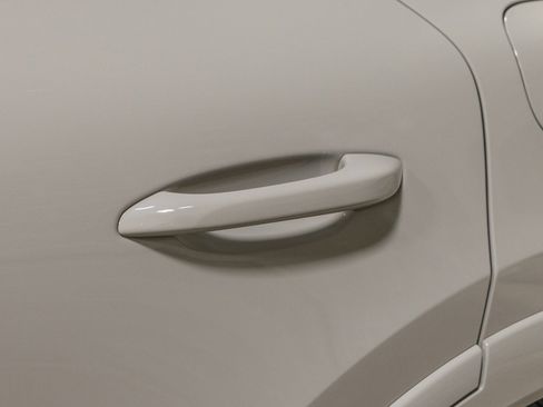 Used 2021 Porsche Cayenne Turbo S image 28