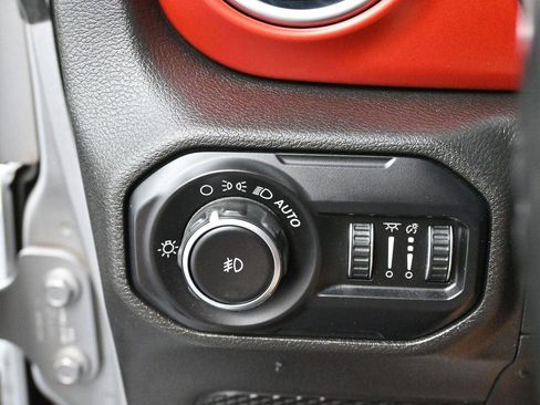 Used 2020 Jeep Wrangler Unlimited Rubicon AWD/4WD image 27