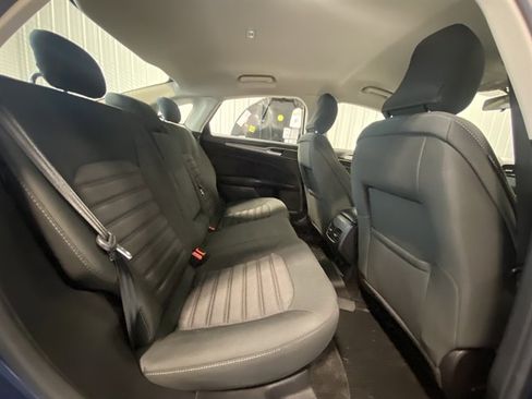 Used 2018 Ford Fusion SE w/ Fusion SE Technology Package image 19