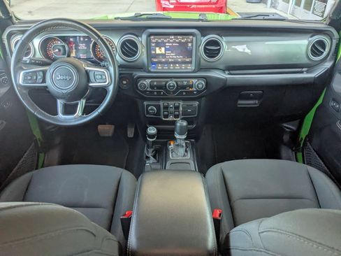 Used 2019 Jeep Wrangler Unlimited Sahara w/ Uconnect 4C Nav & Sound Group AWD/4WD image 21