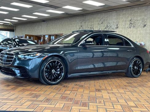Used 2022 Mercedes-Benz S 500 4MATIC w/ AMG Line Package image 6