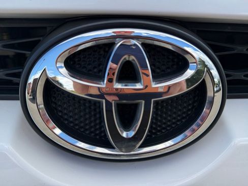 Used 2019 Toyota 4Runner SR5 AWD/4WD image 35