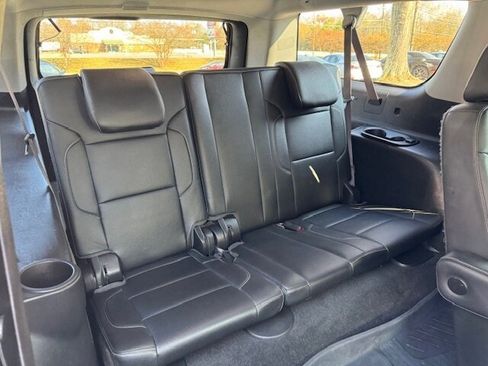 Used 2016 Chevrolet Suburban LT image 16