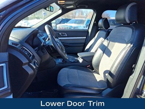 Used 2017 Ford Explorer XLT w/ Equipment Group 202A image 18
