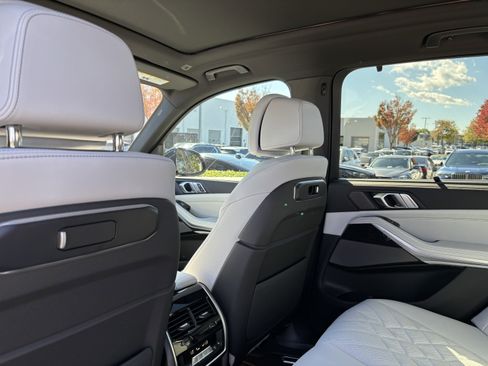 Used 2026 BMW X5 sDrive40i w/ M Sport Package image 34