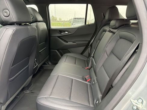 New 2026 Chevrolet Equinox LT w/ Convenience Package II AWD/4WD image 14