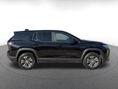 Used 2025 Chevrolet Equinox LT FWD image 16