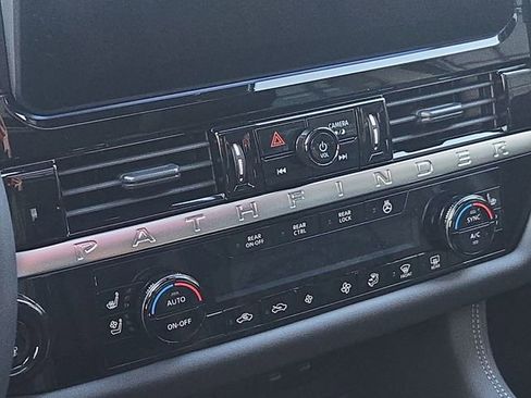 New 2026 Nissan Pathfinder Platinum image 15