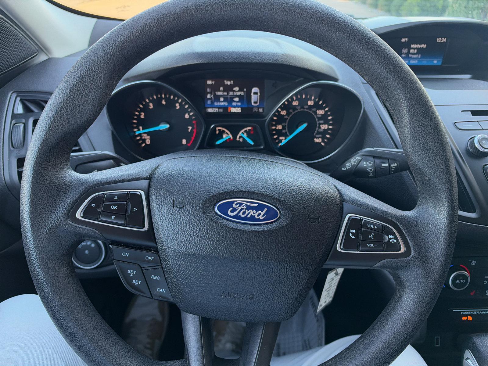 Used 2018 Ford Escape SE FWD image 15