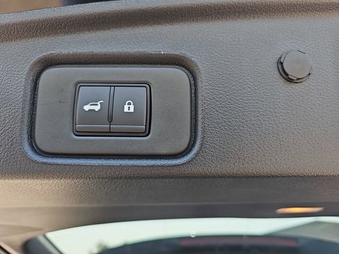 New 2026 Nissan Pathfinder SL w/ SL Premium Package FWD image 18