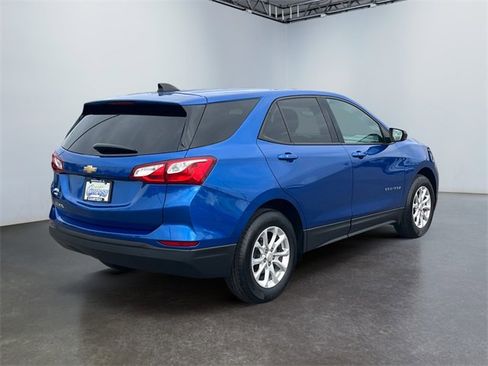 Used 2019 Chevrolet Equinox LS w/ LS Convenience Package image 5