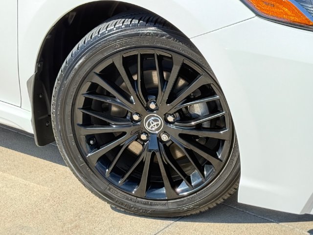 Used 2020 Toyota Camry SE FWD image 2